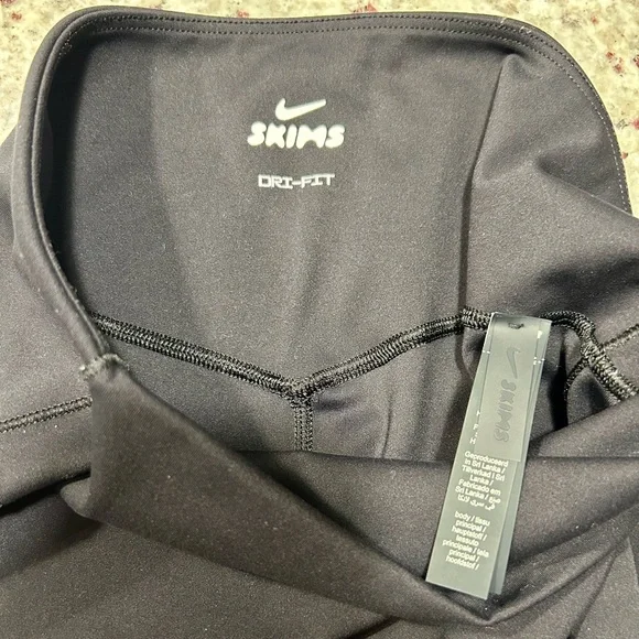 SKIMS Nike Matte Leggings Small - Picture 6 of 7